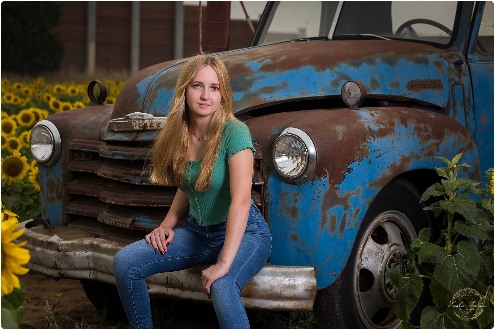 Sunflower Fields Monticello, MN Leslie Larson Photography Senior